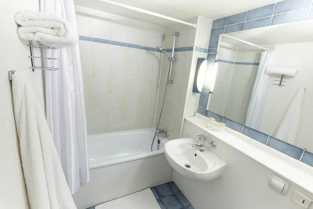 Hotel Campanile Sete - Balaruc Habitación foto